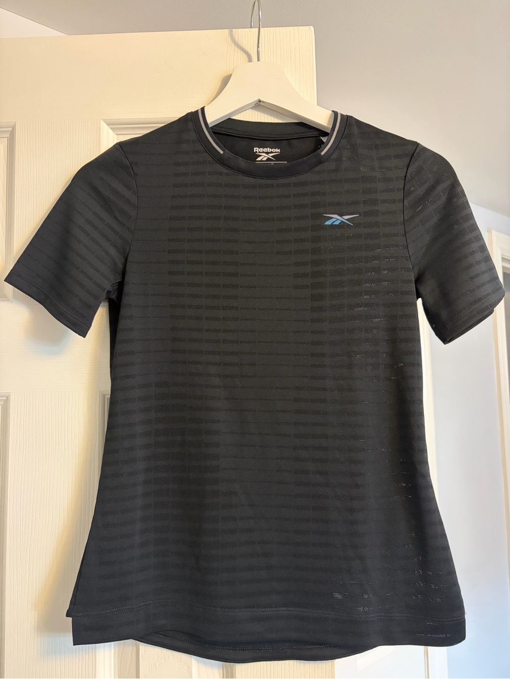 Reebook Black XXS speedwick Tshirt